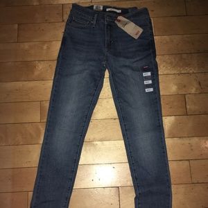 Levis 711 skinny jeans
